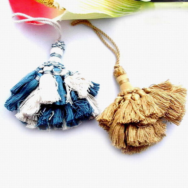 TASSEL KEYCHAIN