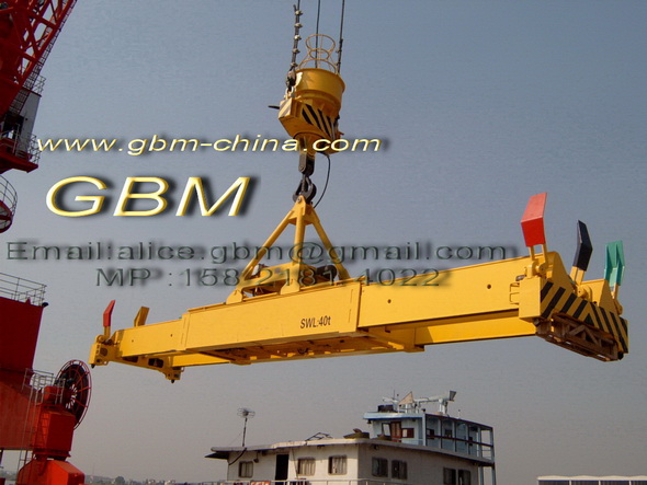 Hydraulic telescopic container spreader 