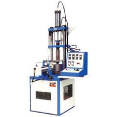 Plunger type plastic injection moulding machine