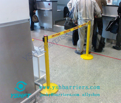 retractable stanchions