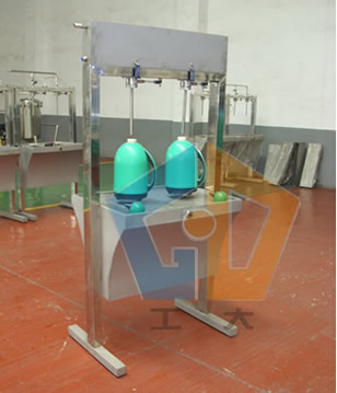 Keg simple filling machine with two heads