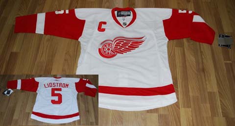 #15 WHITE LIDSTROM RED WINGS