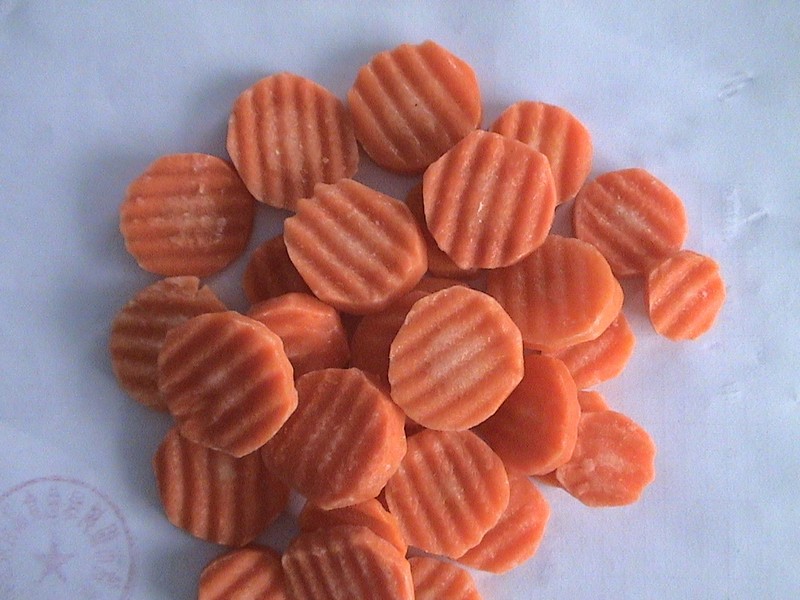 Frozen carrot dices