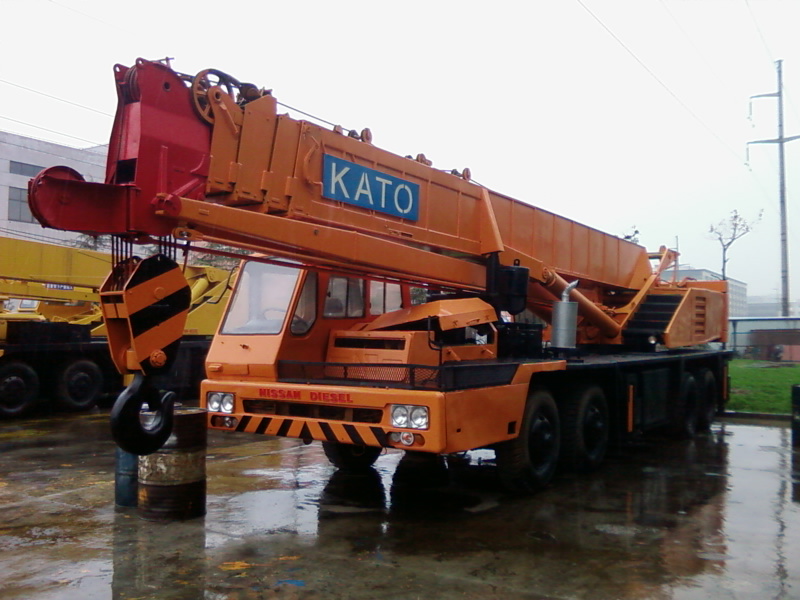 used original KATO 50T truck crane 