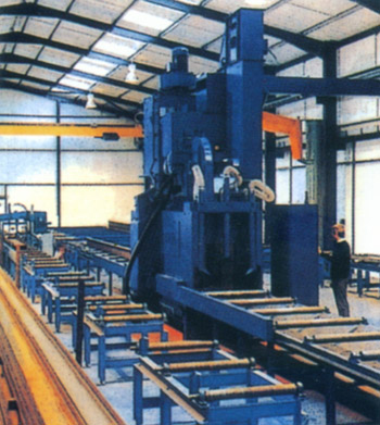 Q69 conveyor shot blasting machine