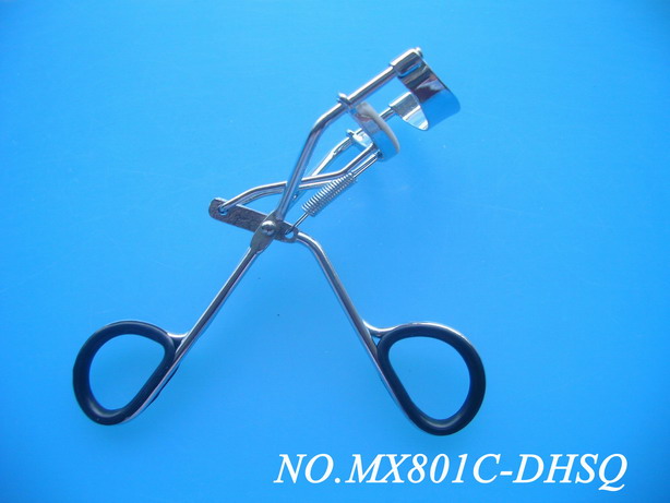 eyelash curlers