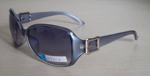 Plastic Fashion Sunglasses