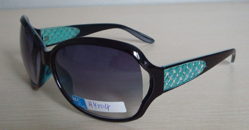 Plastic Fashion Sunglasses