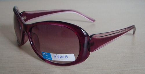 Plastic Fashion Sunglasses