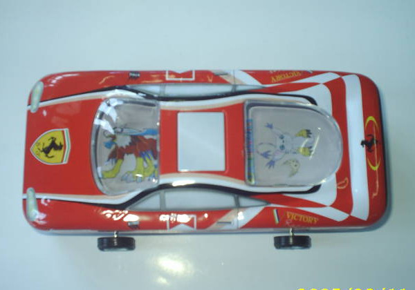 Car-shaped tin pencil box and pencil case