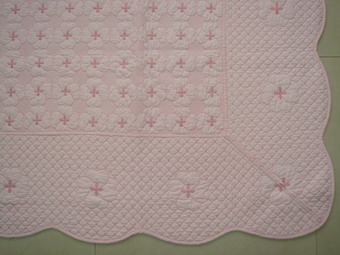 computer embroidery quilt with flower patterns