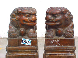 wooden carving (25170)