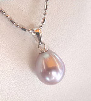 Fresh water pearl-pendant