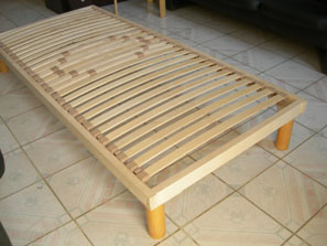 Slatted bed base