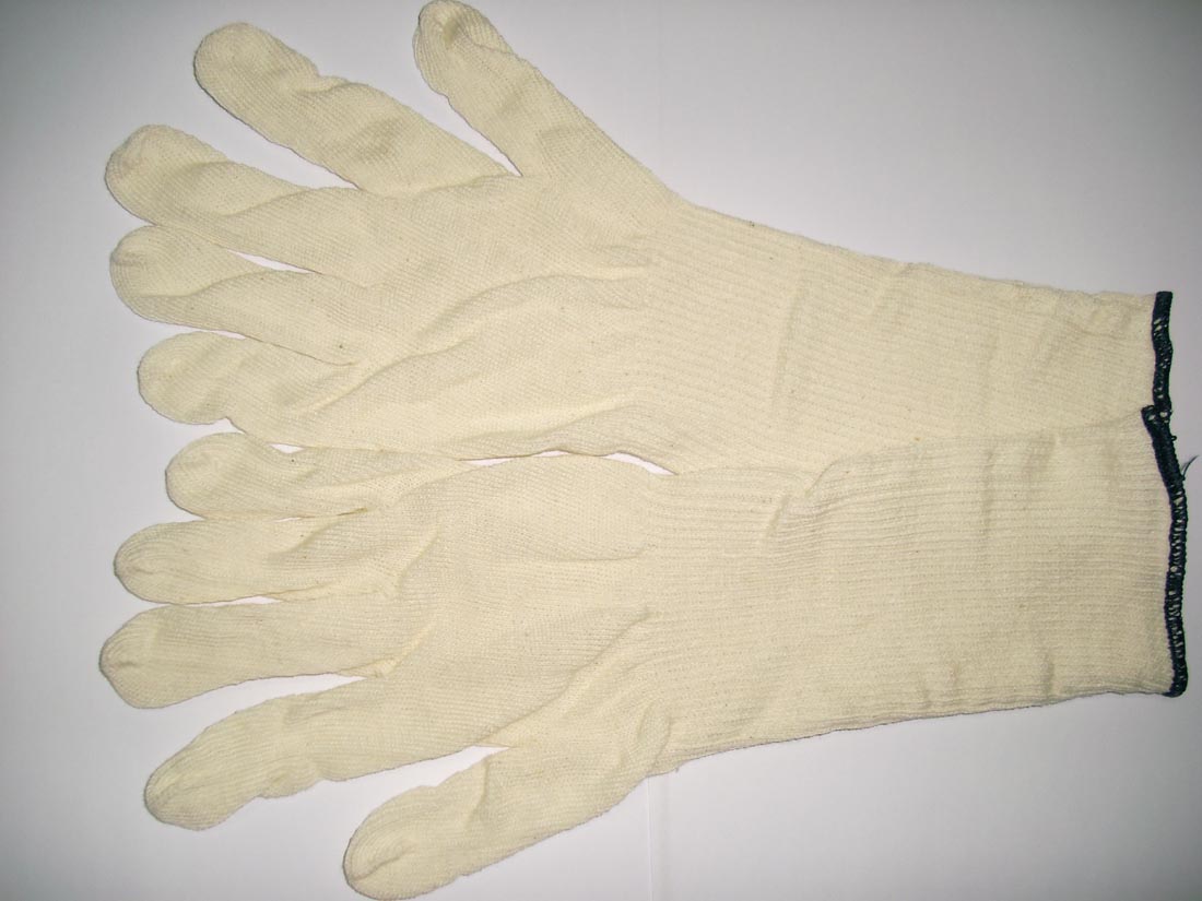 knitted long gloves