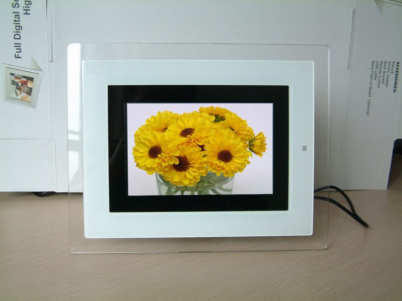 digital photo frame: DPF70A, 7