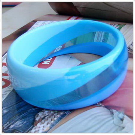 plastic bangle