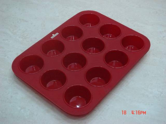 12 cup muffin pan