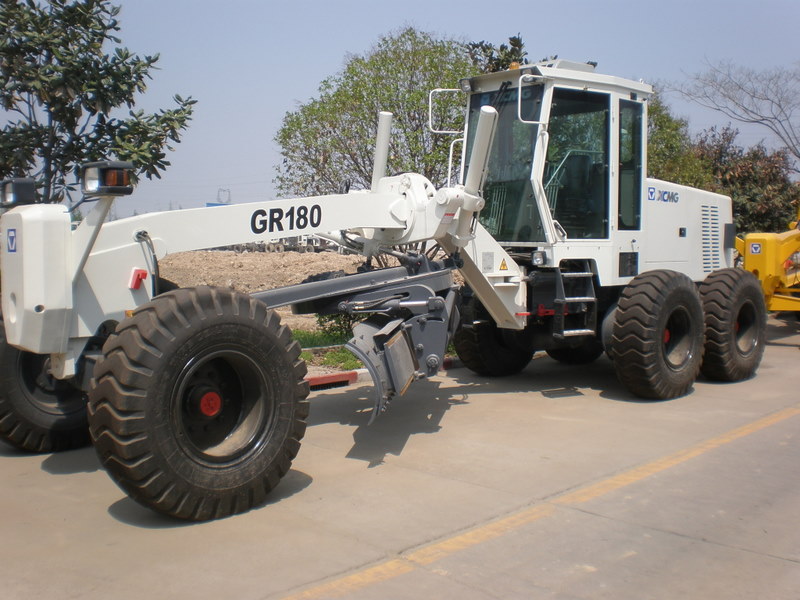 MOTOR GRADER