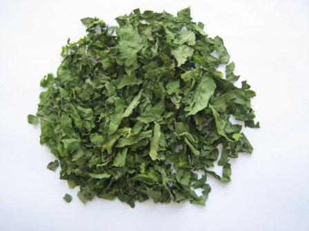 Dehydrated spinach flake