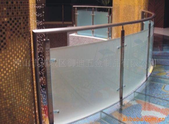 Professional custom-made Stainless shopping malls rails