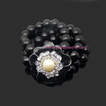 Black Pearl With Nice Flower Bangle