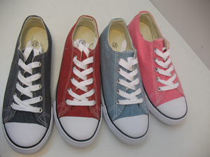 casual canvas shoes