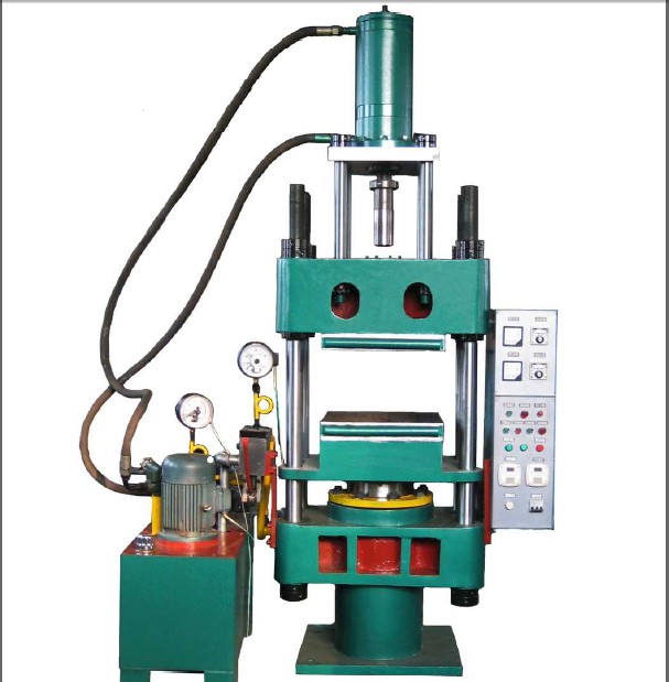 Rubber injection molding machine