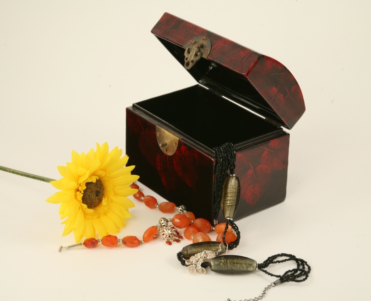 Bamboo and Lacquer Jewelry box from Vietnam