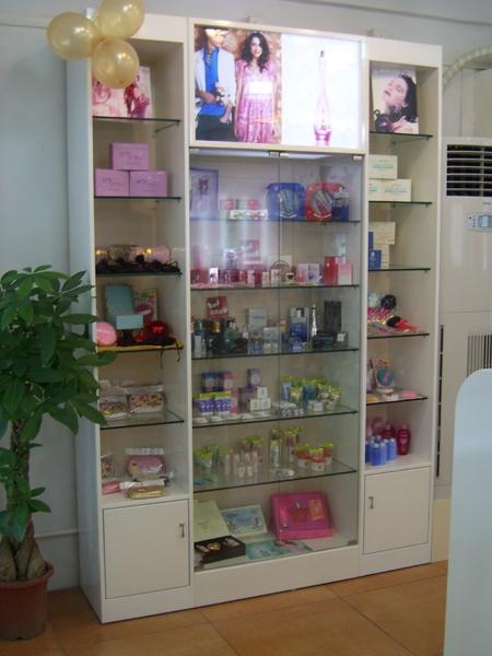 cosmetic display tank 