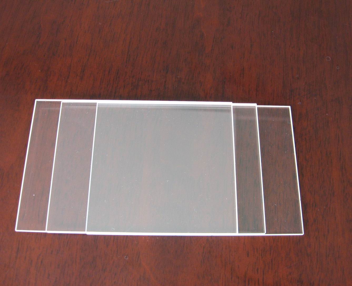 Quartz glass plate