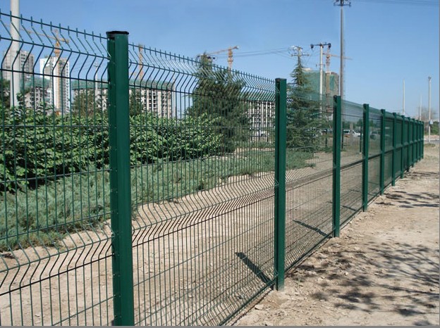 wire mesh fence