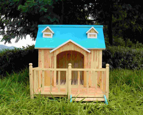  wooden  dog house