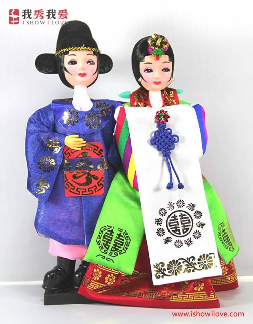 Bride & Groom Silk Figurine