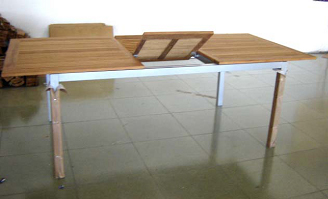 aluminium table with solid wood table top