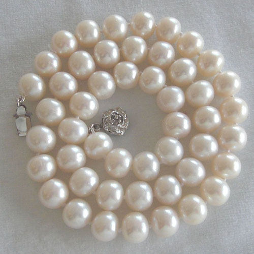 pearl necklace