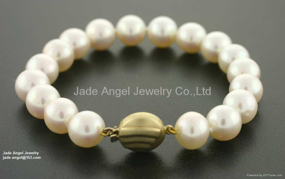 pearl bangle