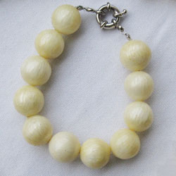 shell bead bangle