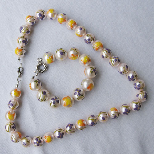  drawing  bead pearl necklace