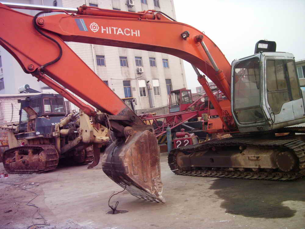 Used excavtor HITACHI EX200-2