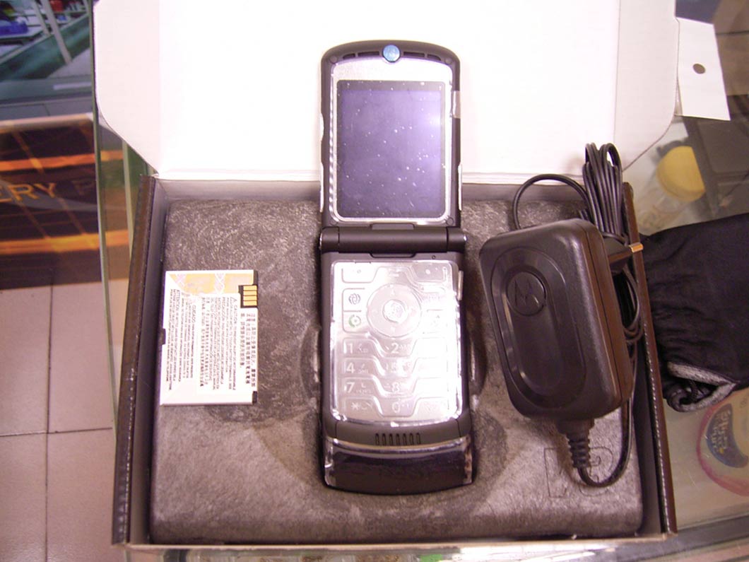 Motorola  V3 Refurbished Phone