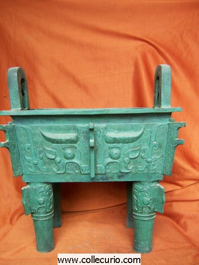 Luoyang ancient cooking vessel