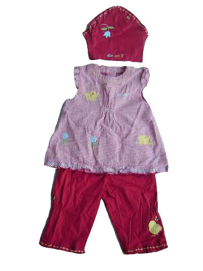 Baby girl's top/pant/hat set