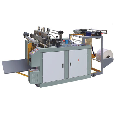 T-shirt bag sealing and cutting machine