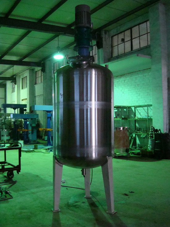 emulsifying tank