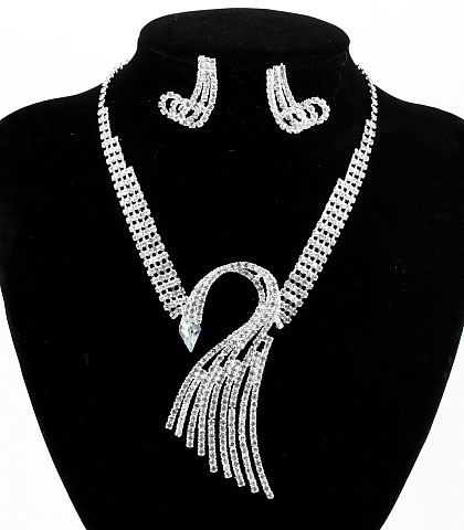 Sell rhinestone necklace