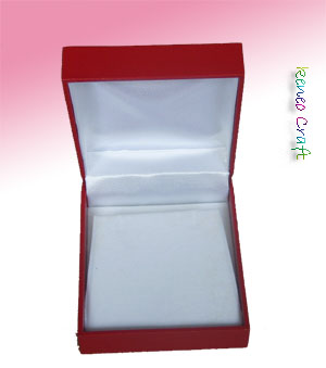 Plastic jewelry box