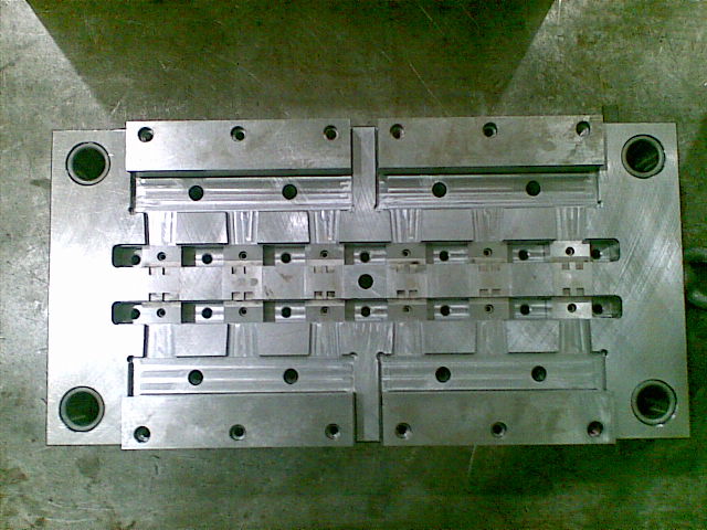 multi-cavity plastic mold