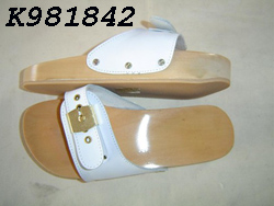 Slimming Wooden Clogs