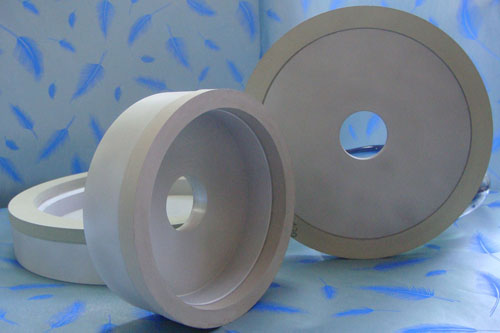 Vitrified bond diamond bruting wheel